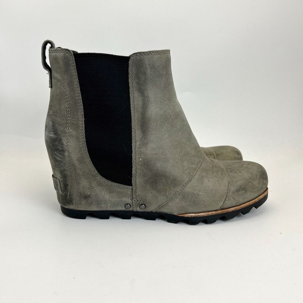 SOREL Joan of Arctic Lea Wedge Booties Womens Sz 8 Olive Green Leather Chelsea